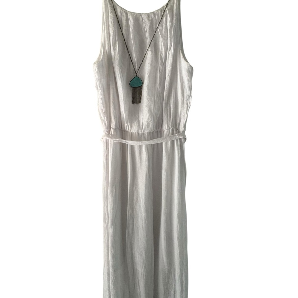 Chic White Maxi Dress with Necklace